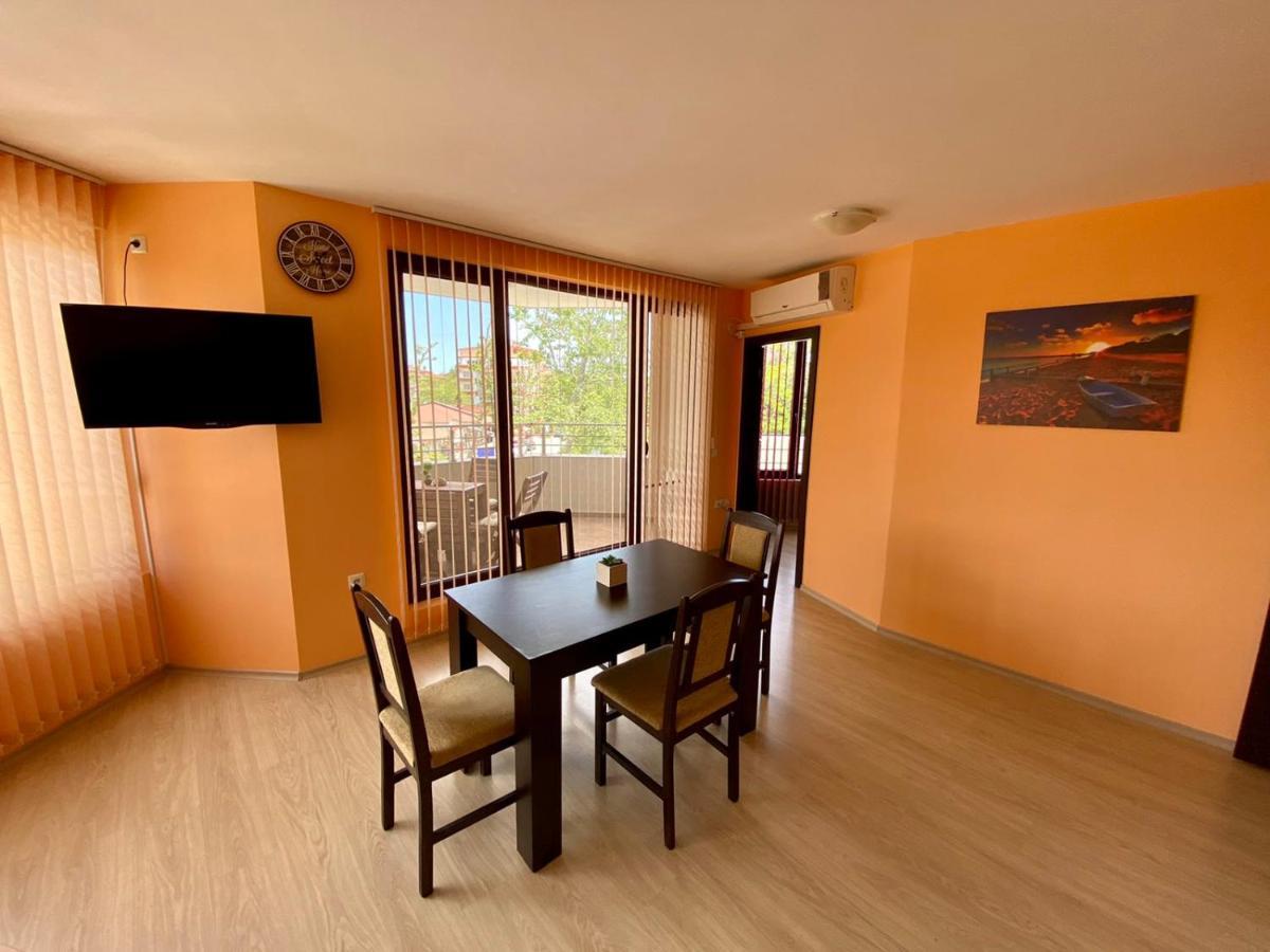 Cozy Apartment In The Center Of Primorsko Eksteriør billede