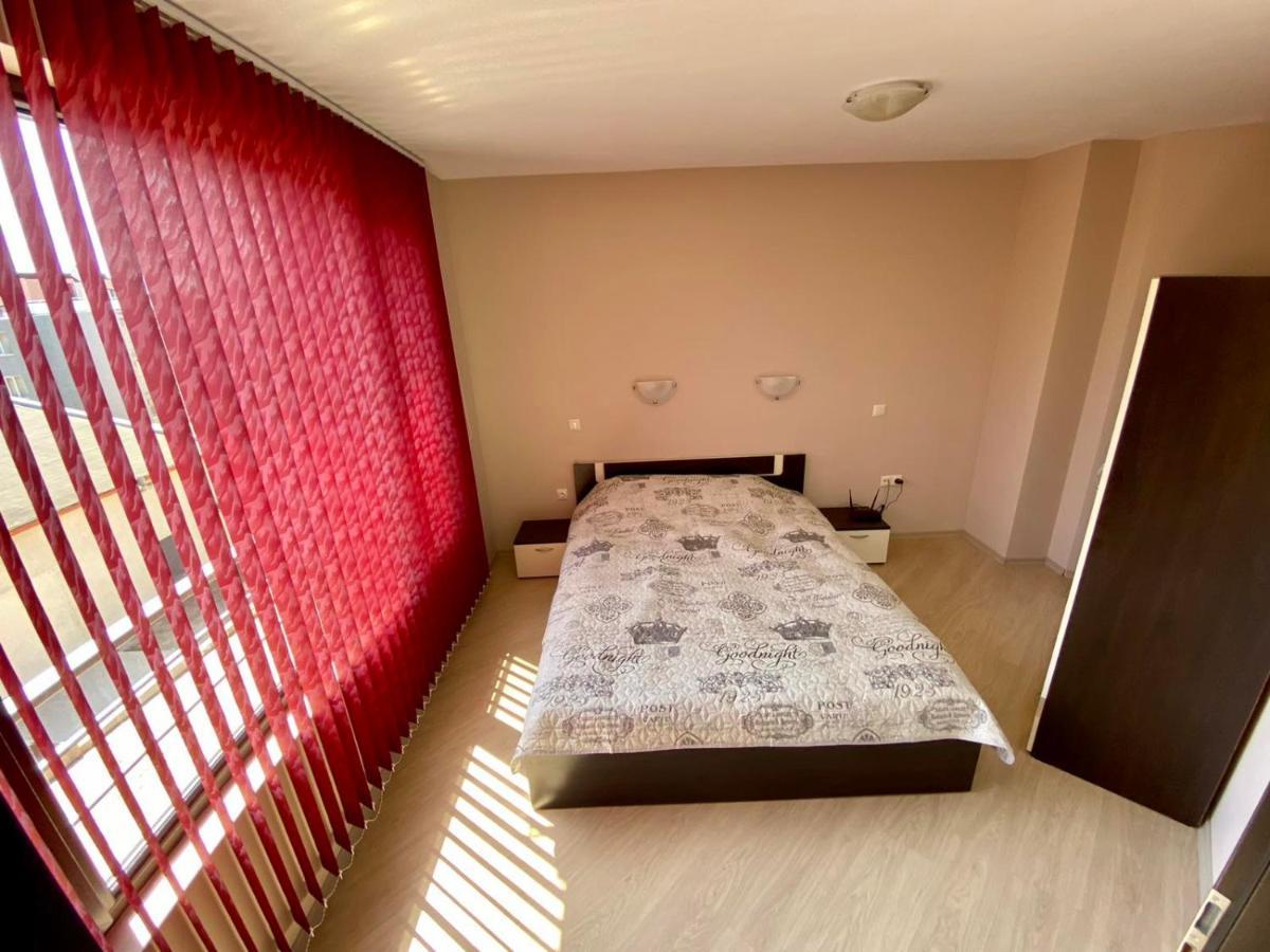 Cozy Apartment In The Center Of Primorsko Eksteriør billede