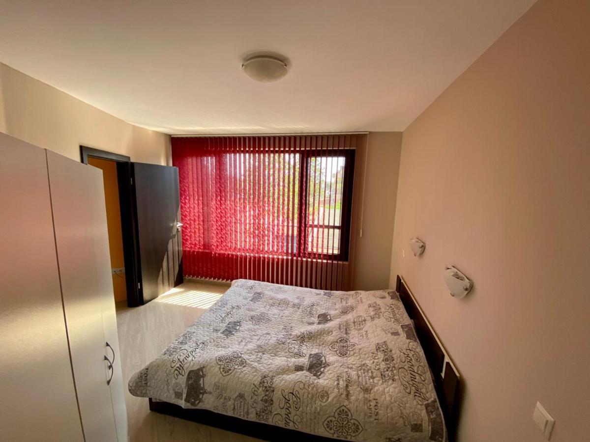 Cozy Apartment In The Center Of Primorsko Eksteriør billede