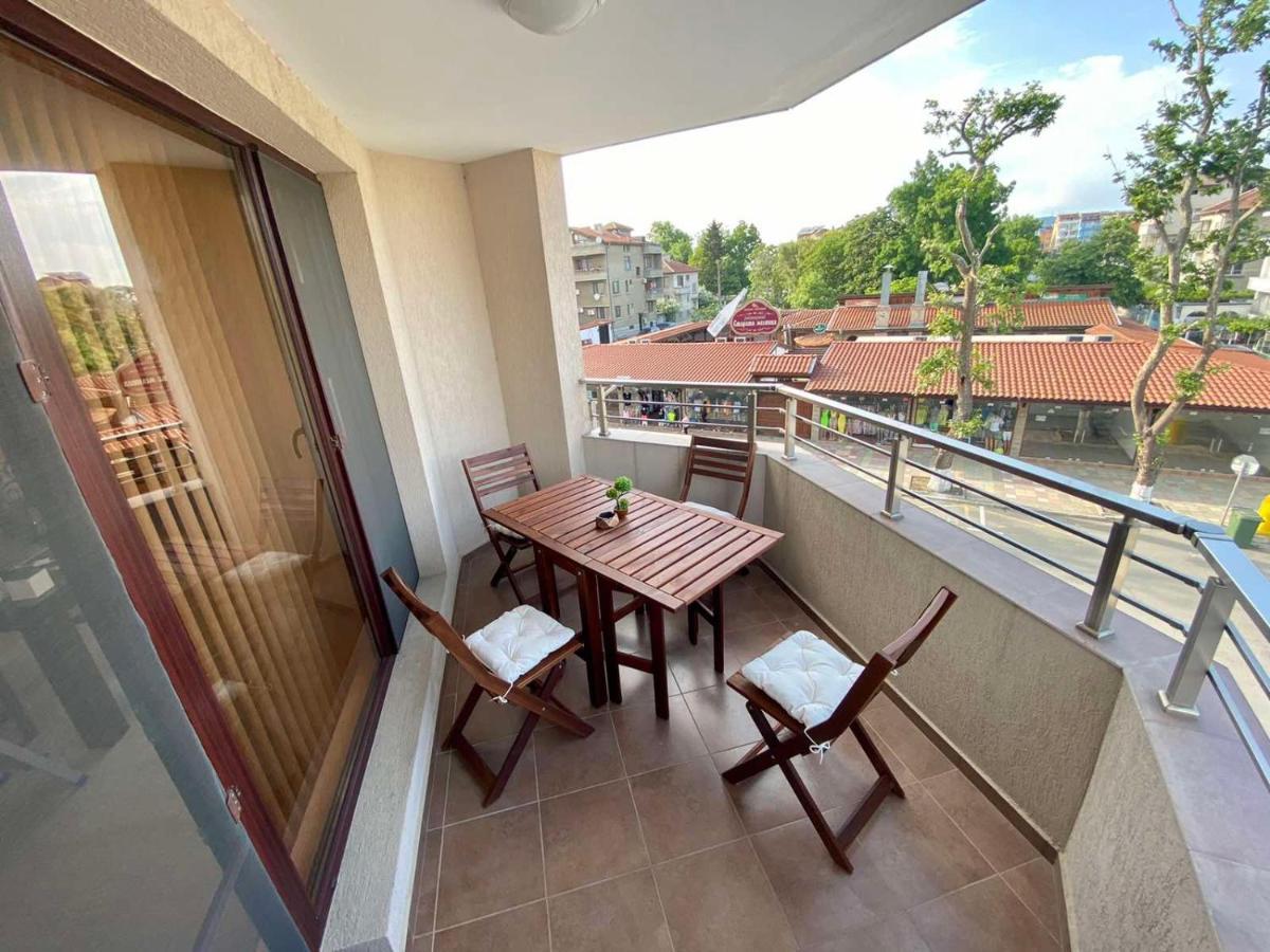 Cozy Apartment In The Center Of Primorsko Eksteriør billede